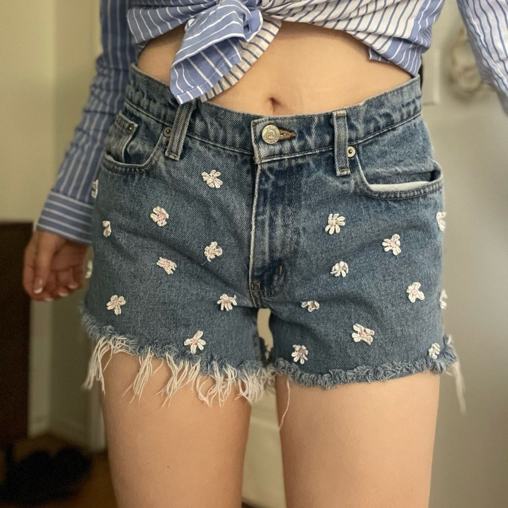 Vintage‎ Y2K Ralph Lauren Floral Embroidered Denim Shorts Sz 28 Raw Hem